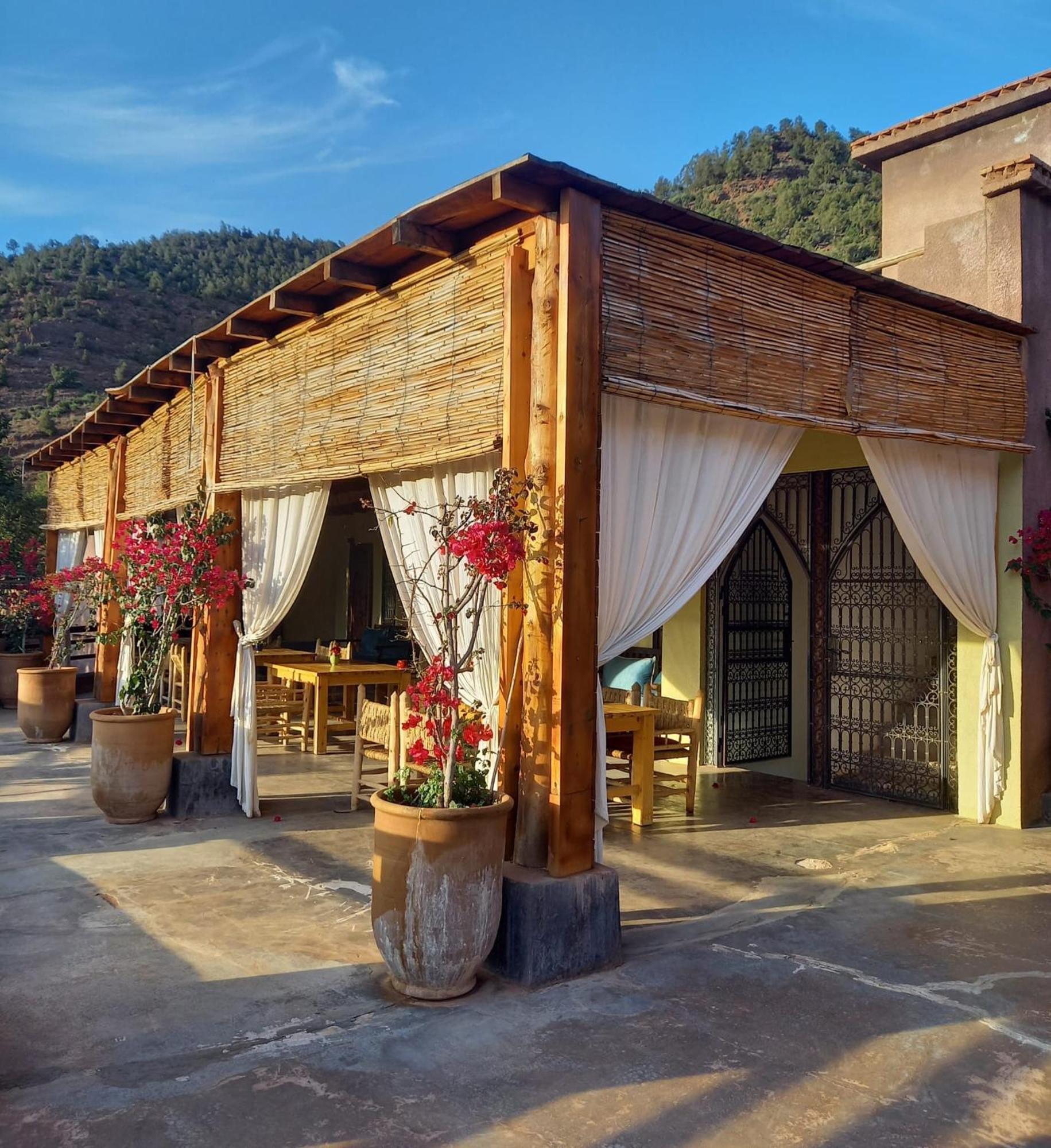 Отель Ourika Timalizene Le Jardin Des Delices Tamezindert Экстерьер фото