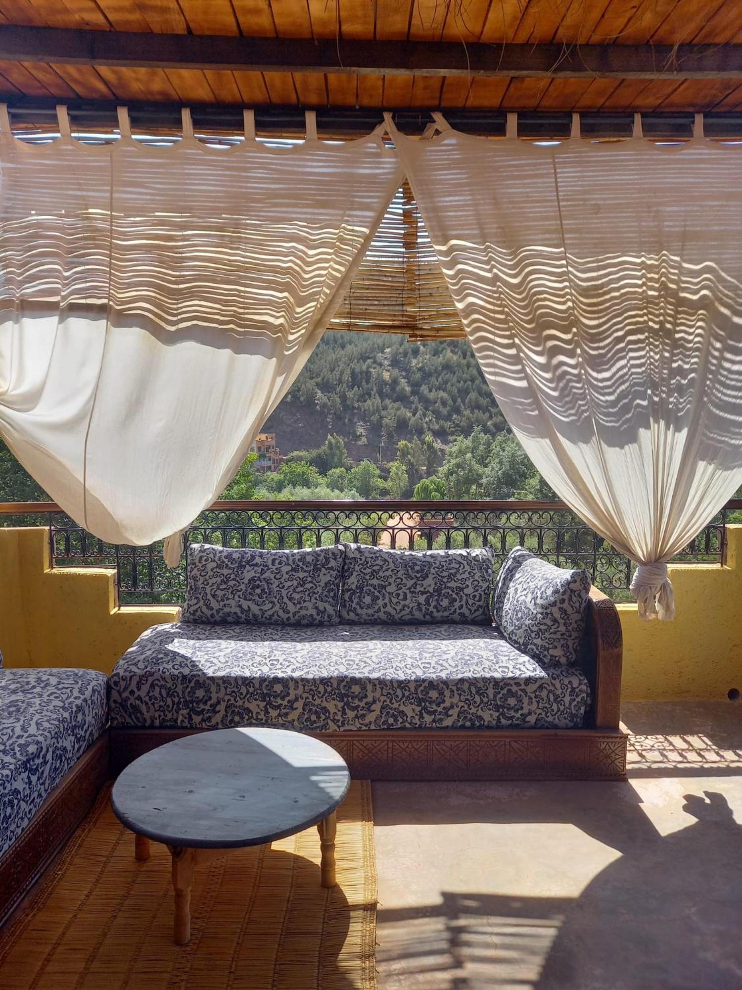 Отель Ourika Timalizene Le Jardin Des Delices Tamezindert Экстерьер фото